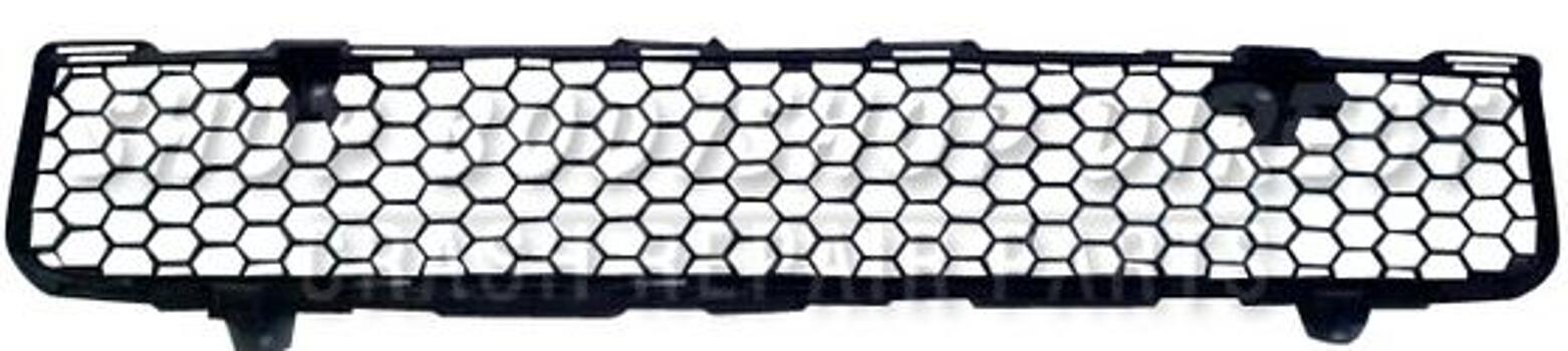 Решетка бампера переднего центральная, цвет черный MITSUBISHI LANCER 10- MBLAN10-190B-C 6400B397